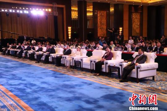 欧美同学会首届数字经济与人工智能大会在成都举办