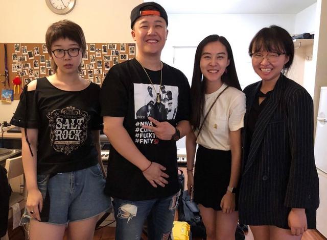 留学生自媒体发出华人青年声音