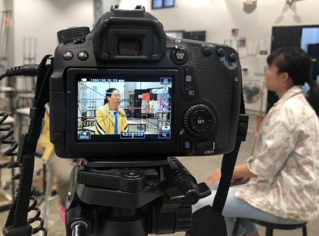 留学生自媒体发出华人青年声音