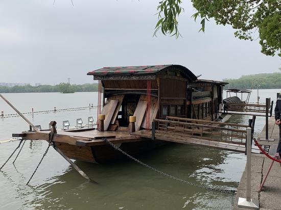 嘉兴南湖红船。澎湃新闻记者 马作鹏 图